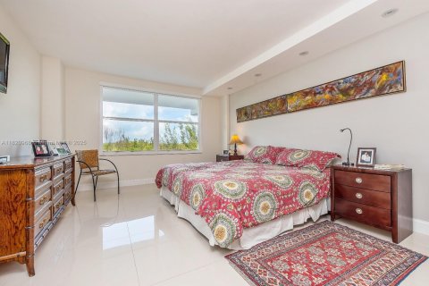 Condominio en alquiler en Key Biscayne, Florida, 4 dormitorios, 234.11 m2 № 1781793 - foto 15