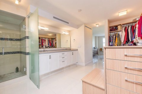 Condominio en alquiler en Key Biscayne, Florida, 4 dormitorios, 234.11 m2 № 1781793 - foto 13