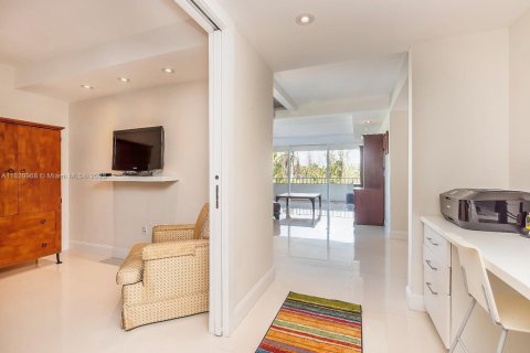 Condominio en alquiler en Key Biscayne, Florida, 4 dormitorios, 234.11 m2 № 1781793 - foto 7