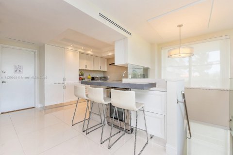 Condominio en alquiler en Key Biscayne, Florida, 4 dormitorios, 234.11 m2 № 1781793 - foto 2