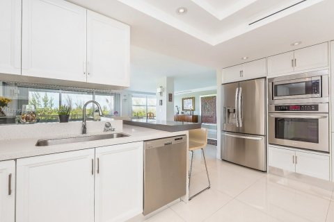 Condominio en alquiler en Key Biscayne, Florida, 4 dormitorios, 234.11 m2 № 1781793 - foto 3