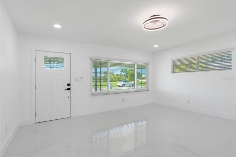 House in Oldsmar, Florida 3 bedrooms, 108.51 sq.m. № 1791969 - photo 11