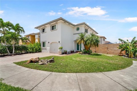 Villa ou maison à louer à Miami, Floride: 1 chambre, 206.8 m2 № 2045999 - photo 2