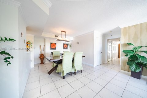 Купить кондоминиум в Майами, Флорида 2 спальни, 95.69м2, № 2013935 - фото 10