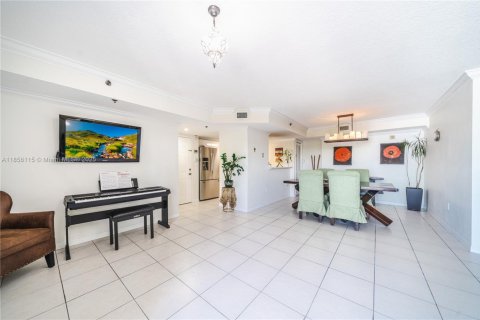 Купить кондоминиум в Майами, Флорида 2 спальни, 95.69м2, № 2013935 - фото 11