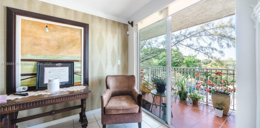 Кондоминиум с 2 спальнями в Майами, Флорида № 2013935