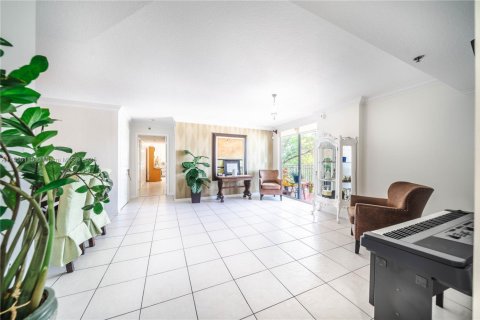 Купить кондоминиум в Майами, Флорида 2 спальни, 95.69м2, № 2013935 - фото 8