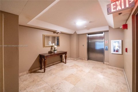 Купить кондоминиум в Майами, Флорида 2 спальни, 95.69м2, № 2013935 - фото 25