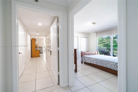 Купить кондоминиум в Майами, Флорида 2 спальни, 95.69м2, № 2013935 - фото 19