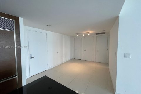 Copropriété à vendre à Miami, Floride: 2 chambres, 123.1 m2 № 2023115 - photo 14