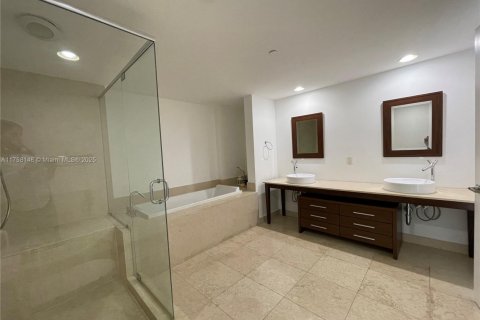Copropriété à vendre à Miami, Floride: 2 chambres, 123.1 m2 № 2023115 - photo 22