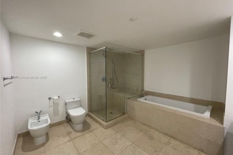 Copropriété à vendre à Miami, Floride: 2 chambres, 123.1 m2 № 2023115 - photo 21