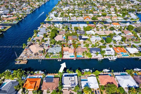 House in Fort Lauderdale, Florida 6 bedrooms, 338.16 sq.m. № 2001622 - photo 6