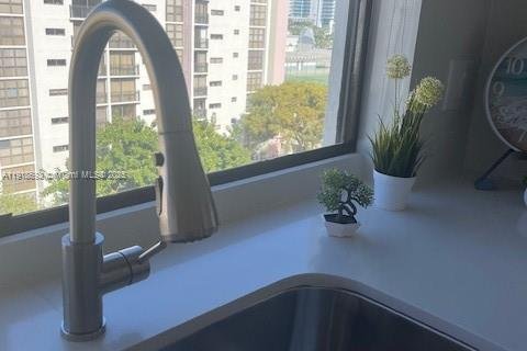 Condominio en venta en Sunny Isles Beach, Florida, 1 dormitorio, 59.46 m2 № 2034461 - foto 16