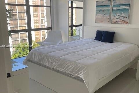 Condominio en venta en Sunny Isles Beach, Florida, 1 dormitorio, 59.46 m2 № 2034461 - foto 25