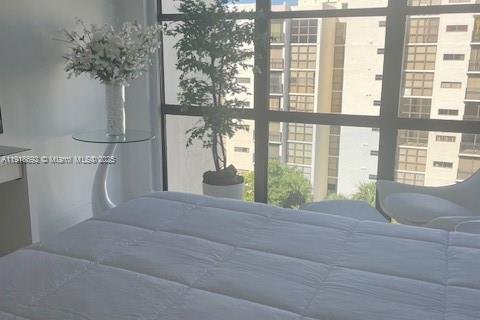 Condominio en venta en Sunny Isles Beach, Florida, 1 dormitorio, 59.46 m2 № 2034461 - foto 4