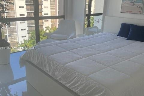 Condominio en venta en Sunny Isles Beach, Florida, 1 dormitorio, 59.46 m2 № 2034461 - foto 2