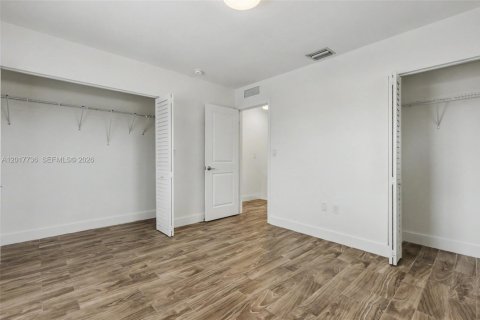 Villa ou maison à vendre à Miami, Floride: 2 chambres, 107.4 m2 № 2088344 - photo 28