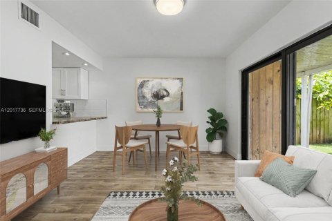 Villa ou maison à vendre à Miami, Floride: 2 chambres, 107.4 m2 № 2088344 - photo 17