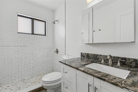 Villa ou maison à vendre à Miami, Floride: 2 chambres, 107.4 m2 № 2088344 - photo 30