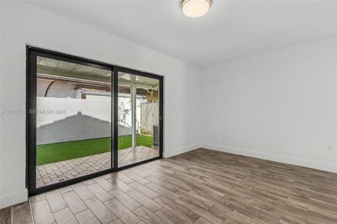 Villa ou maison à vendre à Miami, Floride: 2 chambres, 107.4 m2 № 2088344 - photo 23
