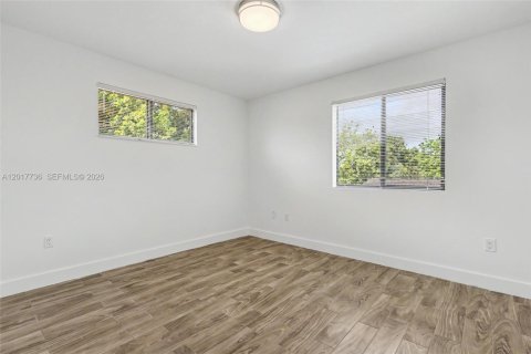 Villa ou maison à vendre à Miami, Floride: 2 chambres, 107.4 m2 № 2088344 - photo 24