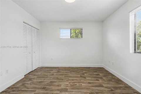 Villa ou maison à vendre à Miami, Floride: 2 chambres, 107.4 m2 № 2088344 - photo 27