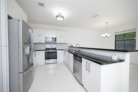 Купить виллу или дом в Майами, Флорида 4 спальни, 245.35м2, № 2005822 - фото 13