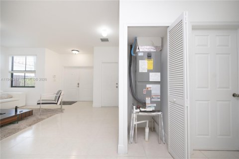 Купить виллу или дом в Майами, Флорида 4 спальни, 245.35м2, № 2005822 - фото 12