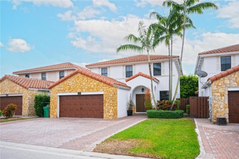 Купить виллу или дом в Майами, Флорида 4 спальни, 245.35м2, № 2005822 - фото 2