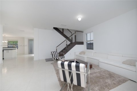 Купить виллу или дом в Майами, Флорида 4 спальни, 245.35м2, № 2005822 - фото 3