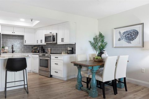 Condominio en venta en Saint Petersburg, Florida, 1 dormitorio, 76.64 m2 № 2314699 - foto 8