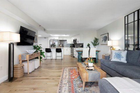 Condominio en venta en Saint Petersburg, Florida, 1 dormitorio, 76.64 m2 № 2314699 - foto 13