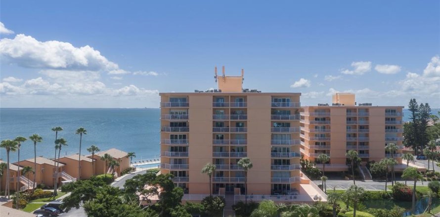Condominio en Saint Petersburg, Florida, 1 dormitorio № 2314699