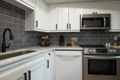 Condominio en venta en Saint Petersburg, Florida, 1 dormitorio, 76.64 m2 № 2314699 - foto 22