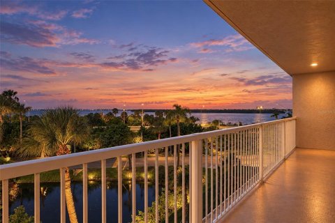 Condominio en venta en Saint Petersburg, Florida, 1 dormitorio, 76.64 m2 № 2314699 - foto 19