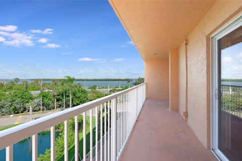 Condominio en venta en Saint Petersburg, Florida, 1 dormitorio, 76.64 m2 № 2314699 - foto 20