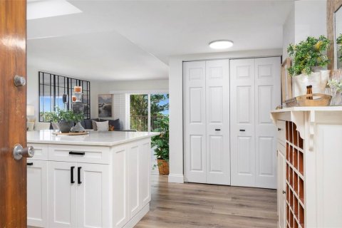Condominio en venta en Saint Petersburg, Florida, 1 dormitorio, 76.64 m2 № 2314699 - foto 4