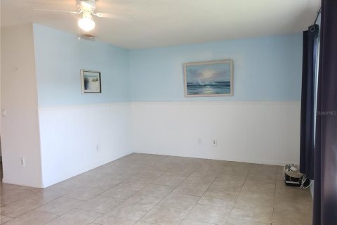 Condo in Sun City Center, Florida, 1 bedroom  № 1827783 - photo 4