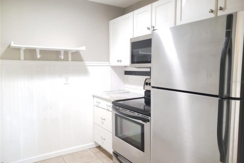 Condo in Sun City Center, Florida, 1 bedroom  № 1827783 - photo 10