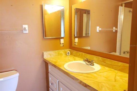 Condo in Sun City Center, Florida, 1 bedroom  № 1827783 - photo 16
