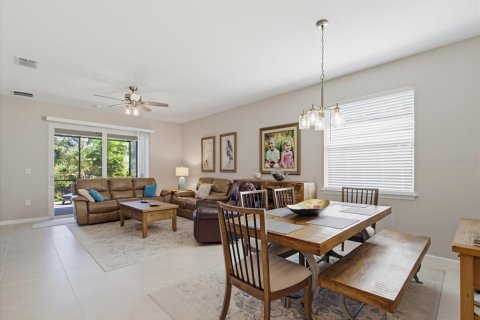 House in Englewood, Florida 3 bedrooms, 148.83 sq.m. № 2427417 - photo 11