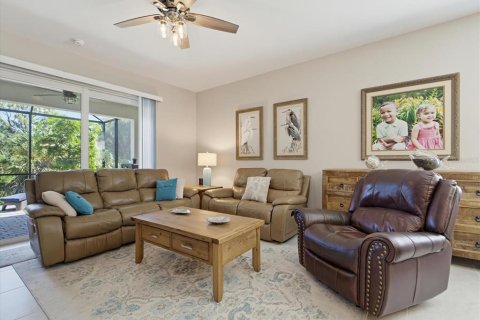House in Englewood, Florida 3 bedrooms, 148.83 sq.m. № 2427417 - photo 10