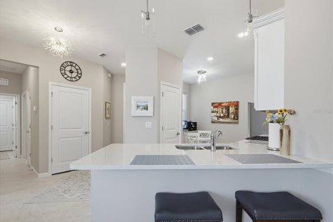 House in Englewood, Florida 3 bedrooms, 148.83 sq.m. № 2427417 - photo 6