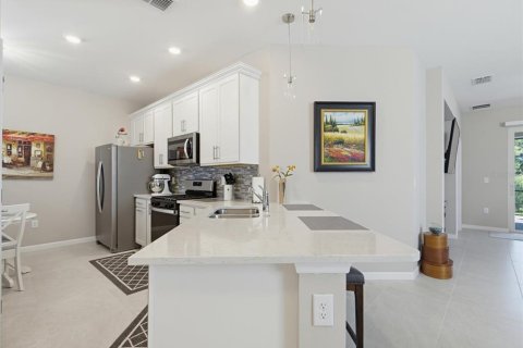 House in Englewood, Florida 3 bedrooms, 148.83 sq.m. № 2427417 - photo 7