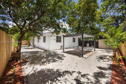 Villa ou maison à vendre à Miami, Floride: 4 chambres, 127.46 m2 № 2146471 - photo 24