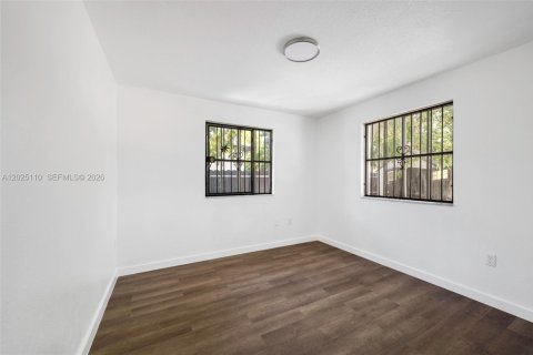Villa ou maison à vendre à Miami, Floride: 4 chambres, 127.46 m2 № 2146471 - photo 13