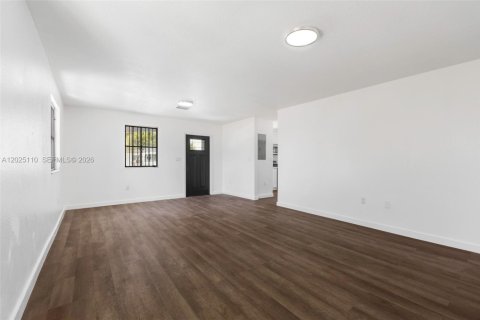 Villa ou maison à vendre à Miami, Floride: 4 chambres, 127.46 m2 № 2146471 - photo 5
