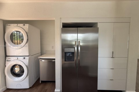Villa ou maison à vendre à Miami, Floride: 4 chambres, 127.46 m2 № 2146471 - photo 11