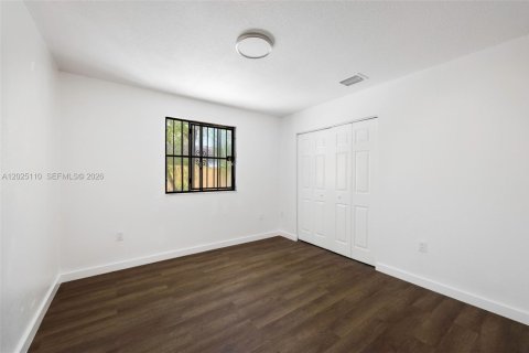 Villa ou maison à vendre à Miami, Floride: 4 chambres, 127.46 m2 № 2146471 - photo 17